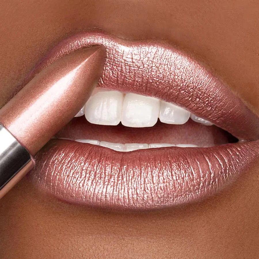 💄 Metallic Lipstick